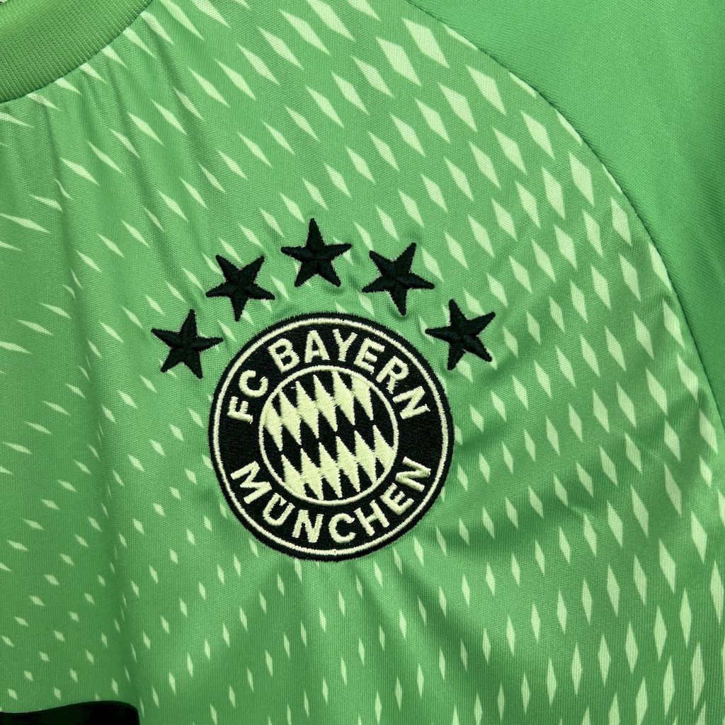 2025/2026 Bayern Munich Goalkeeper Green Football Jersey